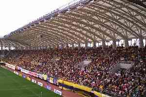 �x�K���^�S�[���h�ɐ��܂���X�^�W�A��