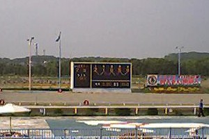 ���[�X����